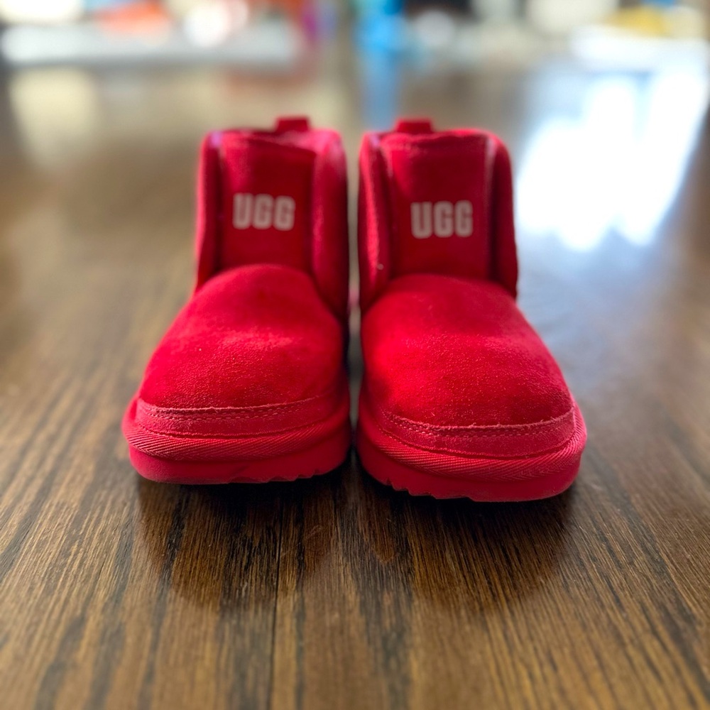 Girls UGG ankle boots | Pink | size 11